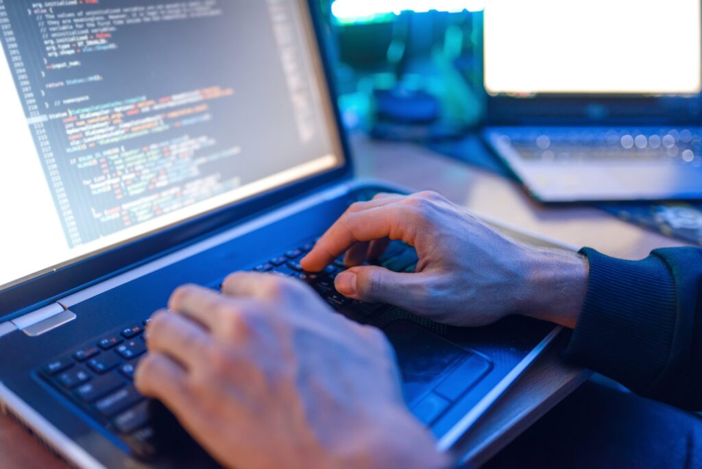 Seguro cibernético: o que são hackers