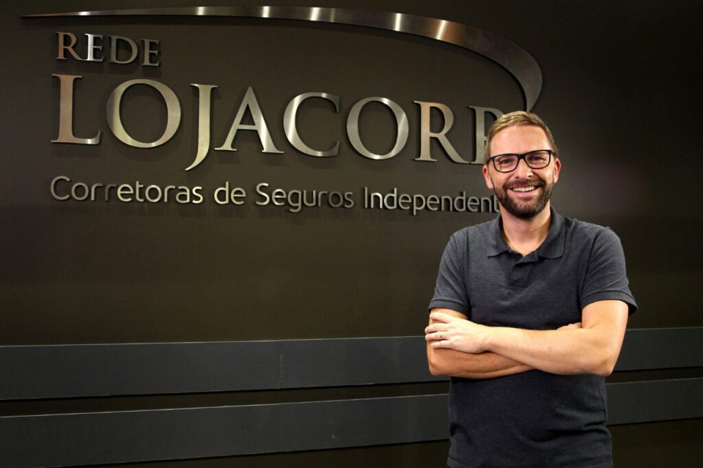 Diogo Arndt Silva Sócio fundador e CEO da Rede Lojacorr